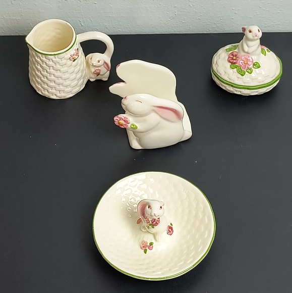 Avon Easter Bunny Set Of 4 Pcs Ceramic Decor - Picture 3 of 17